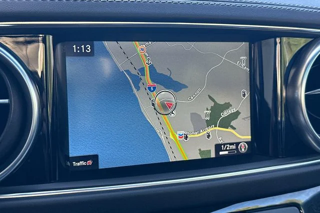 Used 2019  Mercedes-Benz SL 550 image 18