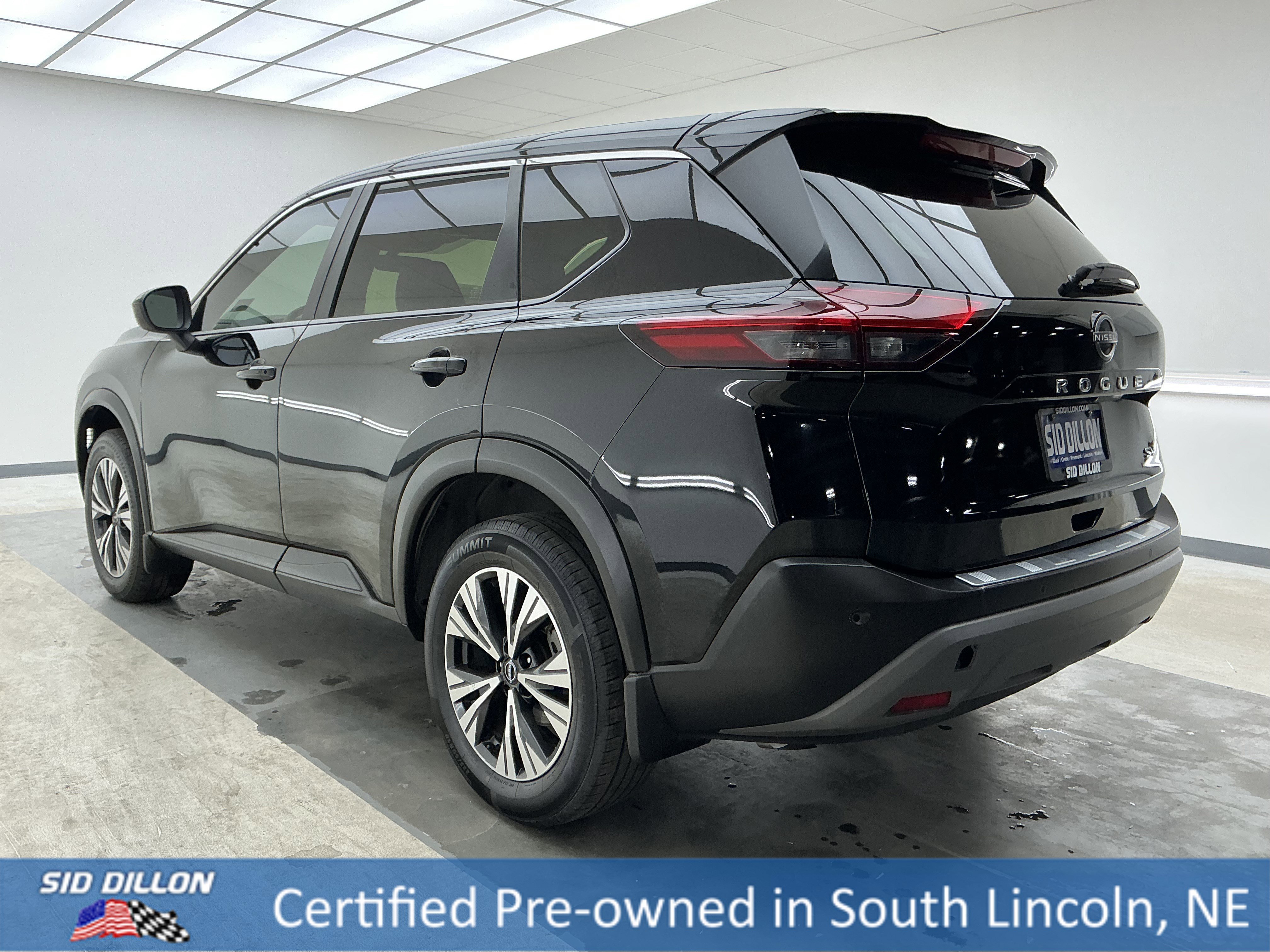 View vehicle photo 6