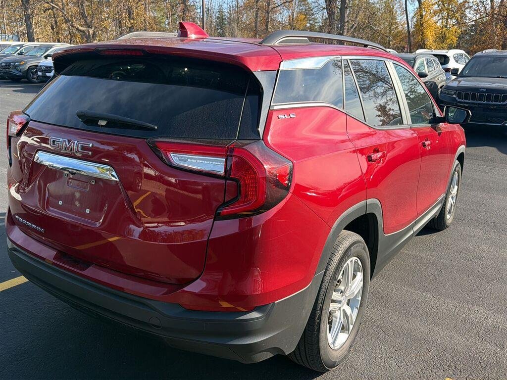 Used 2023 Volcanic Red Tintcoat GMC SLE image 6