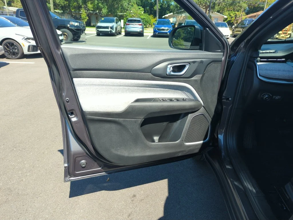 Used 2024 Gray Jeep Latitude image 18