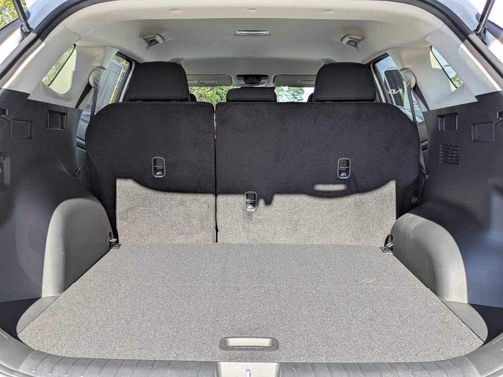 New 2026 Glacial White Pearl Kia LX image 11