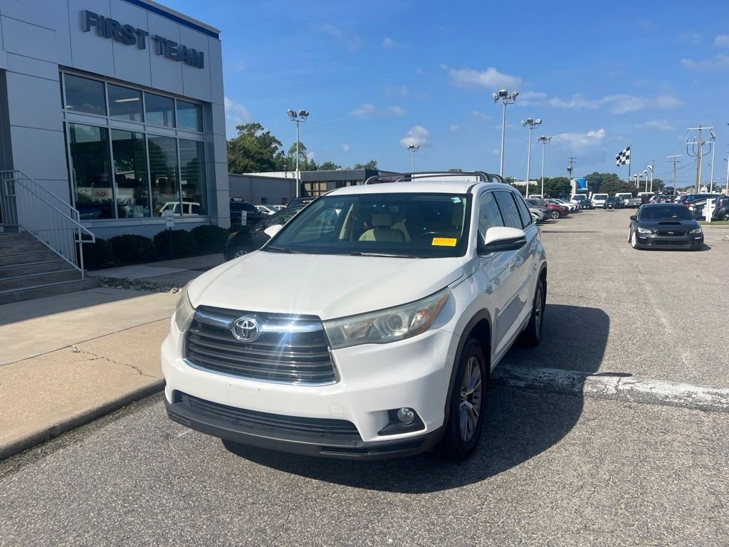 Used 2016 White Toyota LE Plus V6 image 7