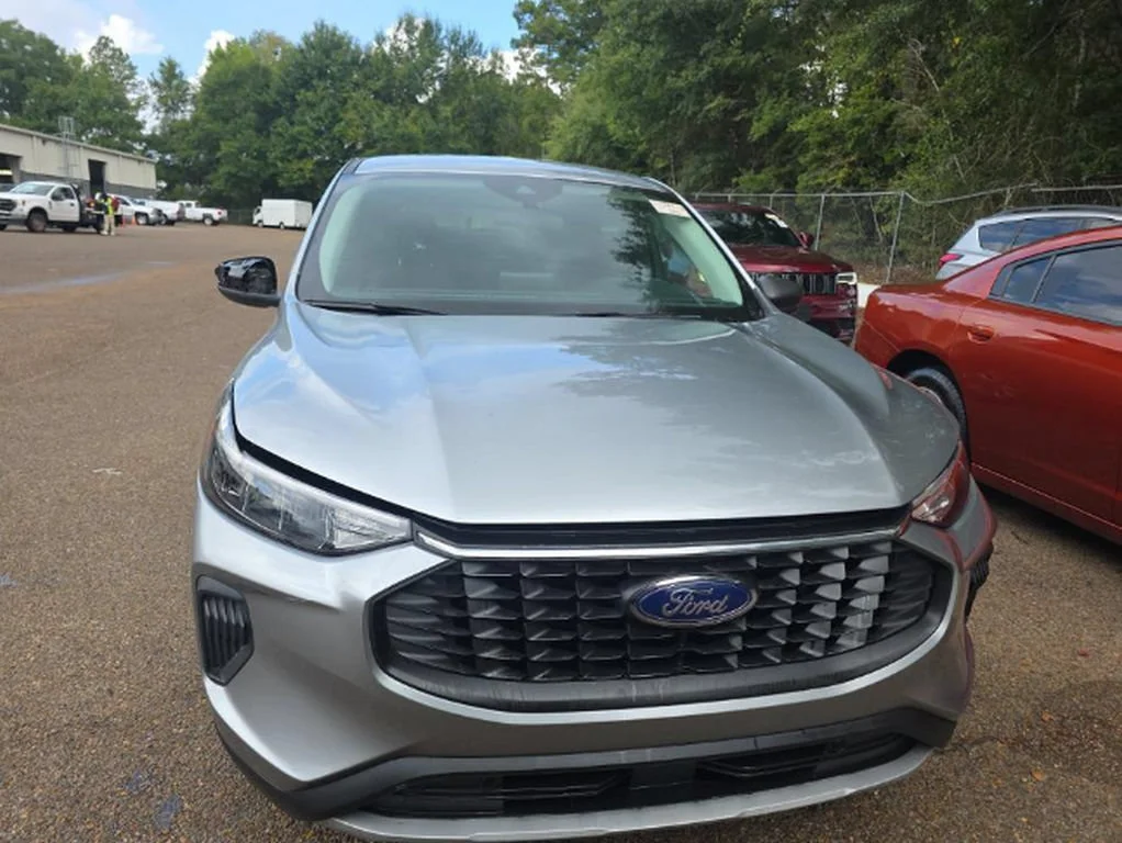 Used 2024 Silver Ford Active image 2