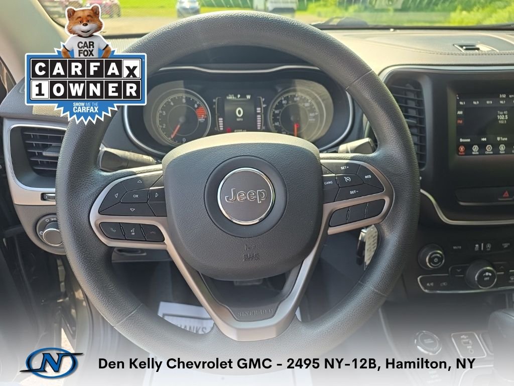 Used 2021 Green Jeep Latitude image 3