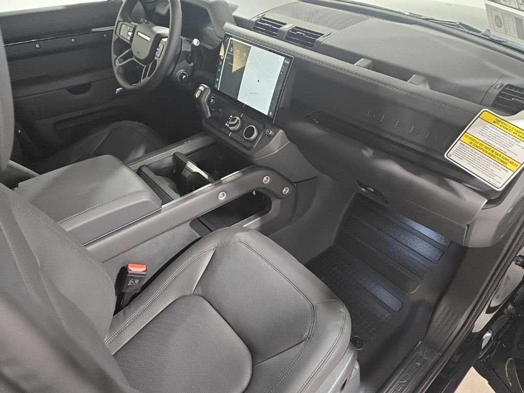 New 2026 Santorini Black Land Rover S image 28