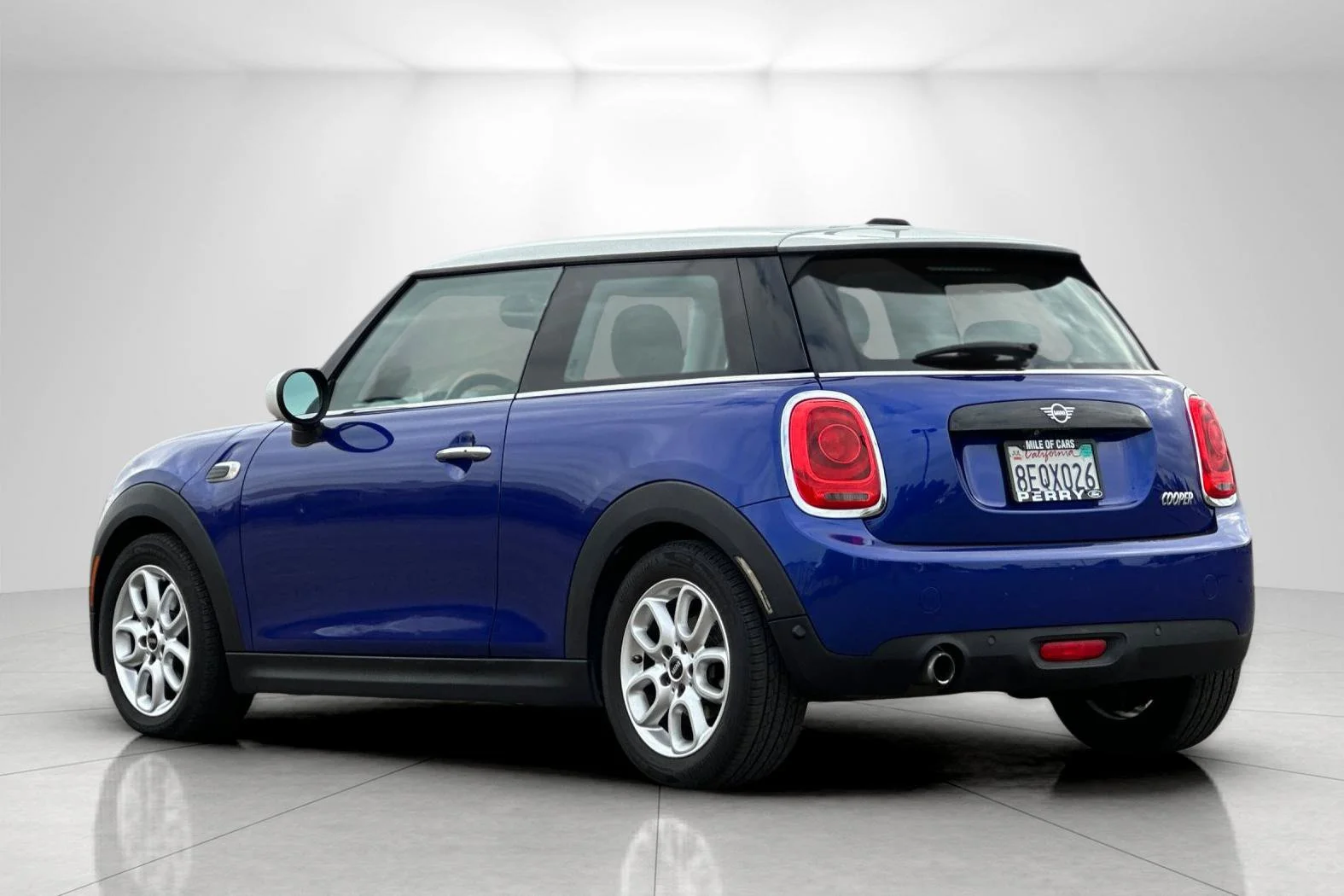 Used 2019 Blue Metallic MINI Classic image 5