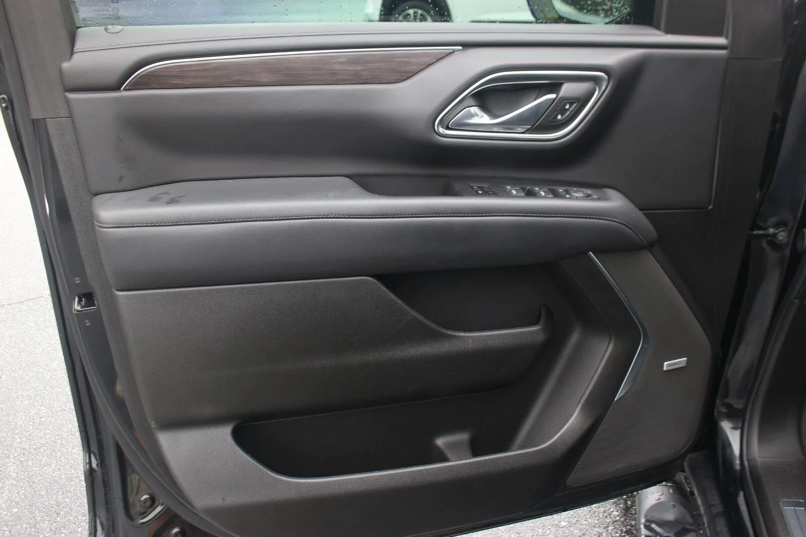 Used 2024 Black Chevrolet Z71 image 15