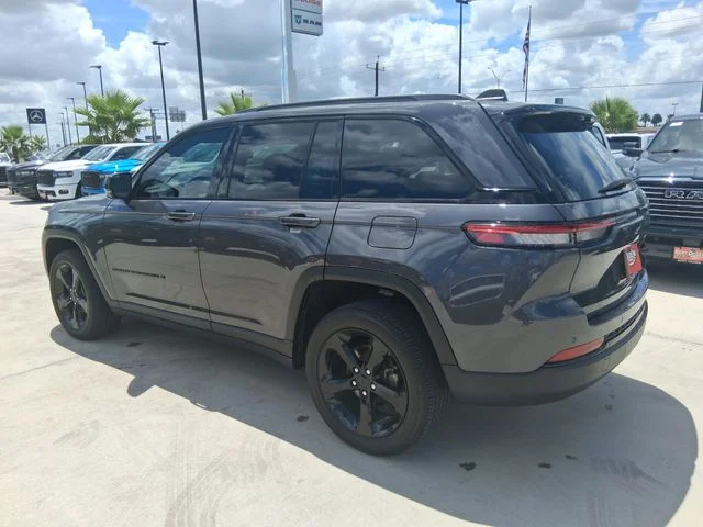 Used 2025 Gray Jeep Altitude X image 5