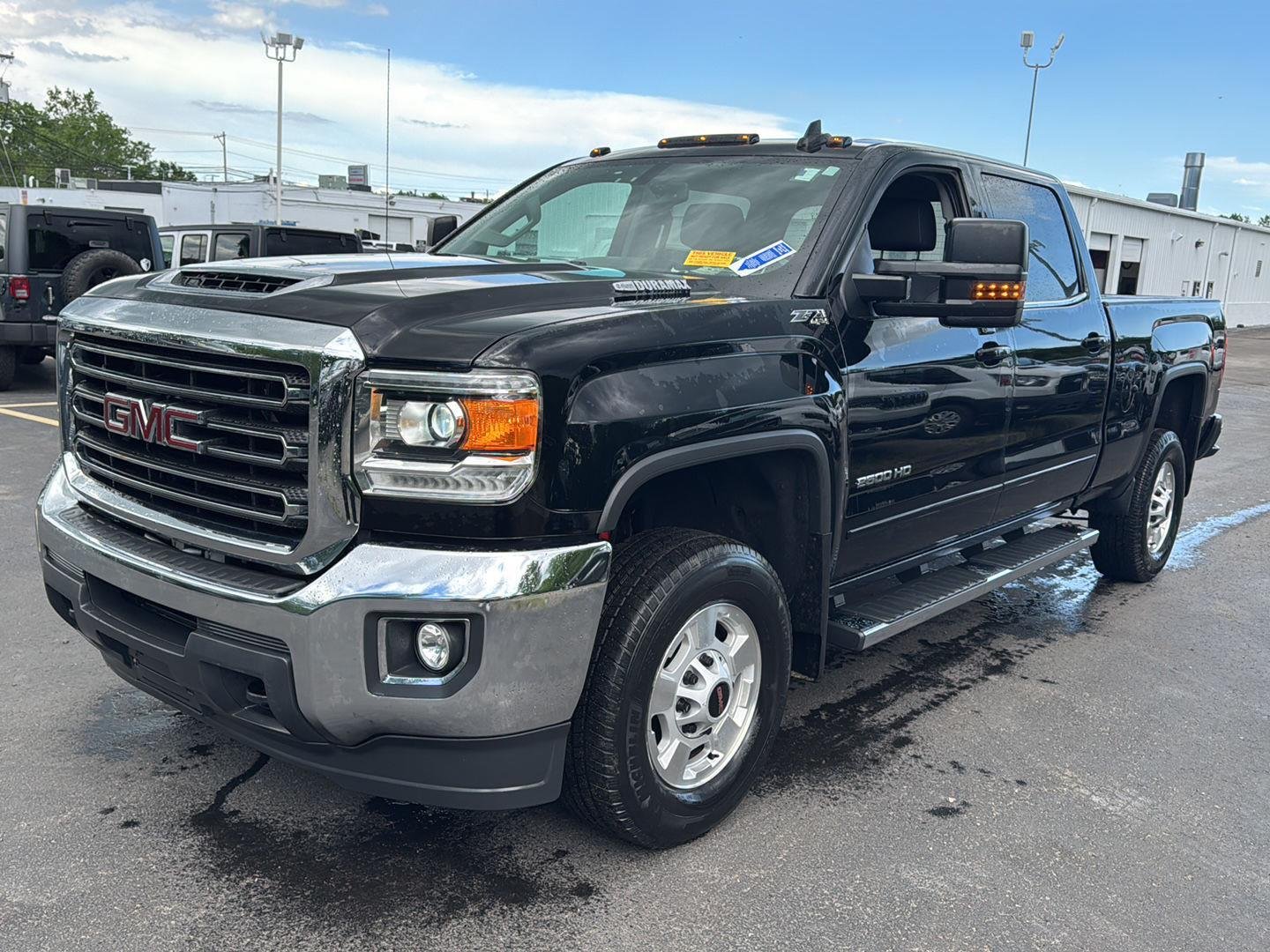 Used 2019 Onyx Black GMC SLE image 7