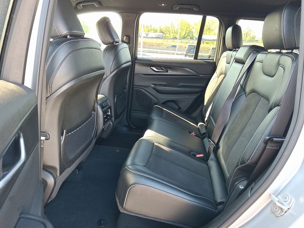 Used 2023 Silver Jeep Altitude X image 11