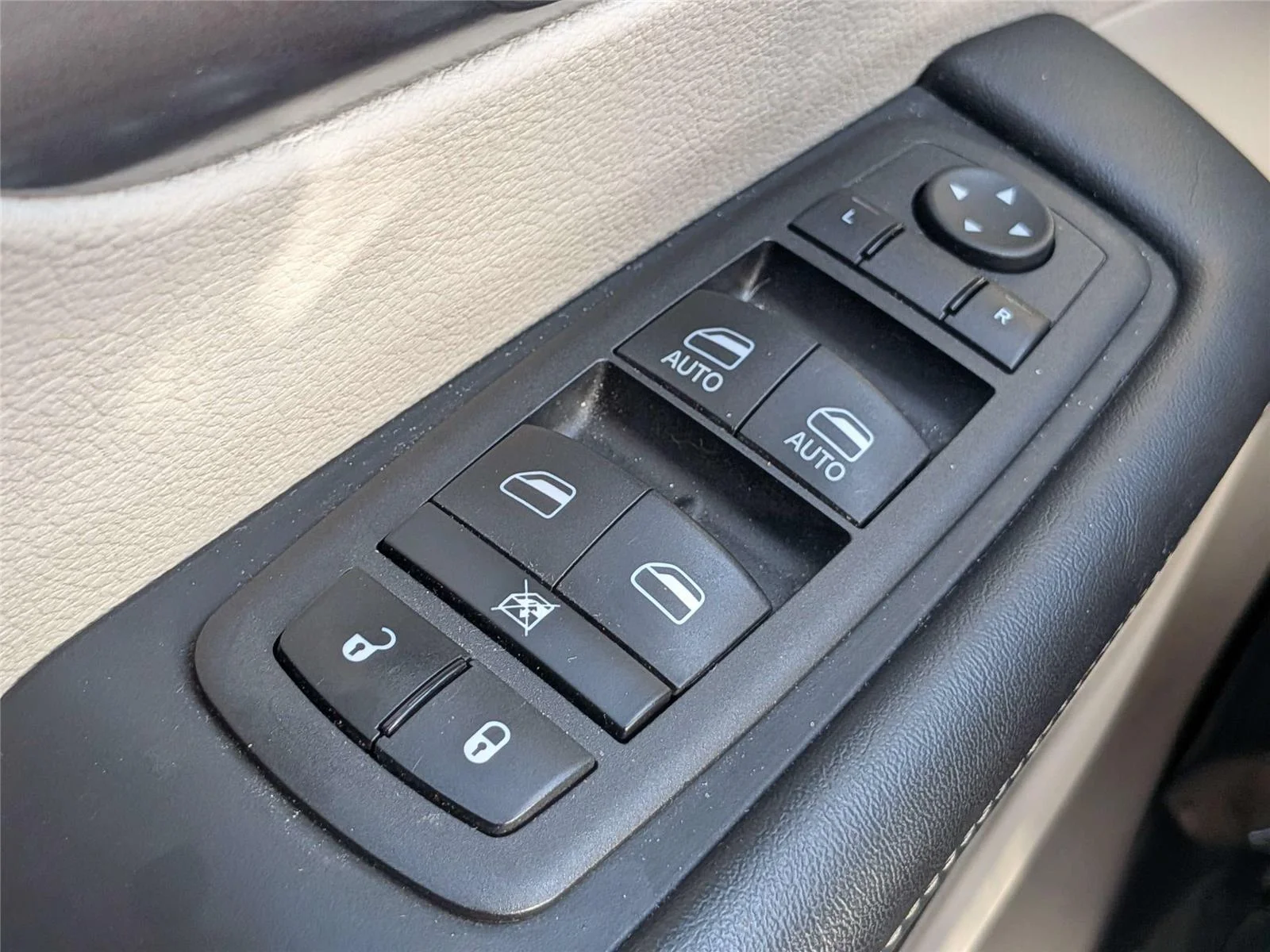 Used 2023 Gray Chrysler Touring L image 22