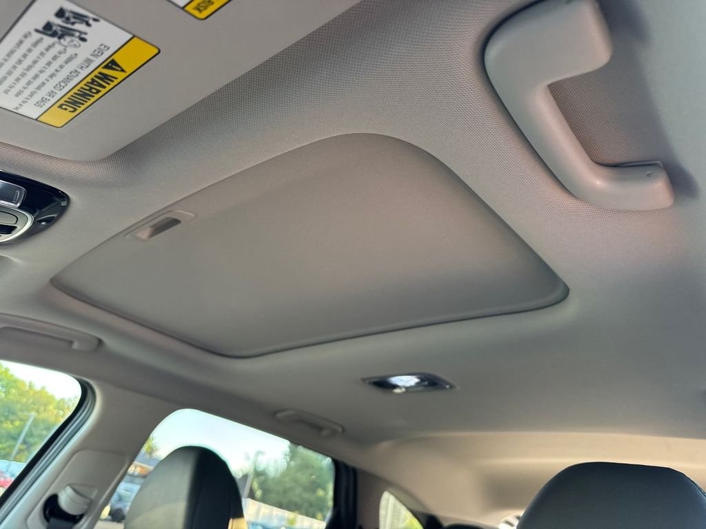 Used 2026 Gray Hyundai SEL Premium image 21
