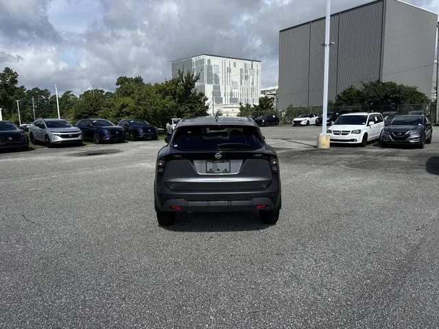 Used 2025 Gray Nissan SV image 6