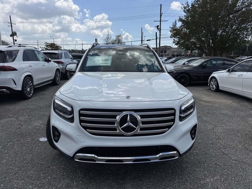 New 2026 Polar White Mercedes-Benz GLB 250 image 2