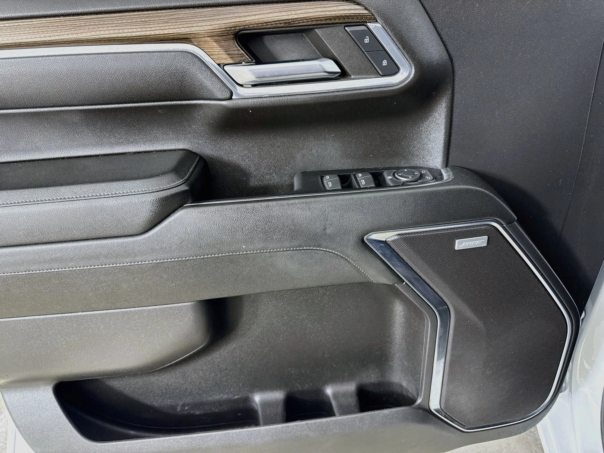 Used 2023 SUMMIT WHITE Chevrolet RST image 20