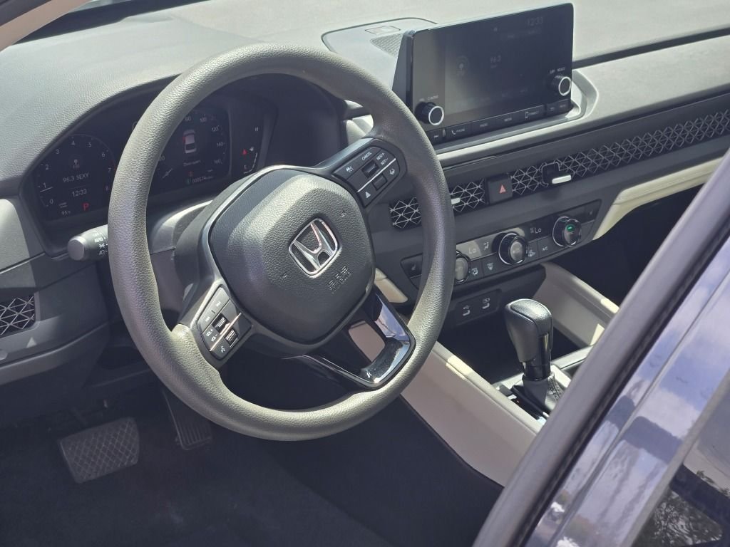 Used 2023 Meteorite Gray Metallic Honda EX image 19