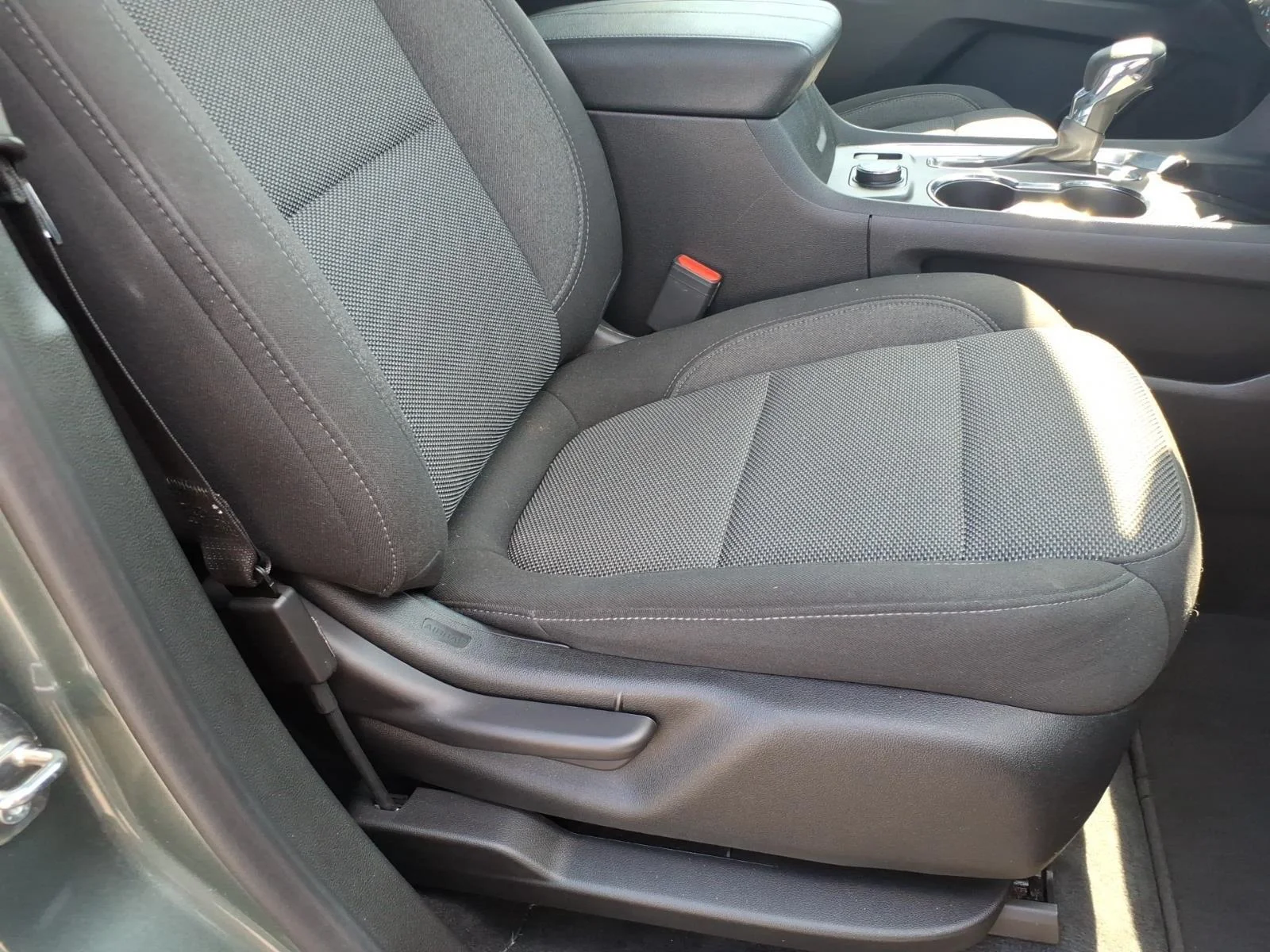 Used 2023 Silver Sage Metallic Chevrolet LT Cloth image 22