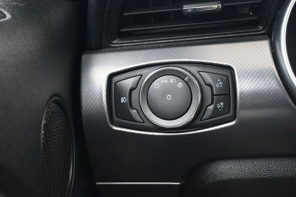 Used 2020 Magnetic Ford GT Premium image 17