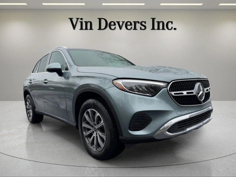 Used 2025 Verde Silver Metallic Mercedes-Benz GLC 300 image 1