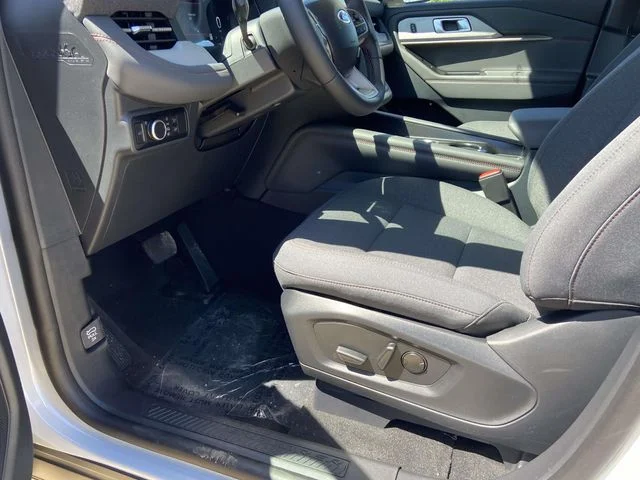 New 2026 Space White Metallic Ford Active image 10