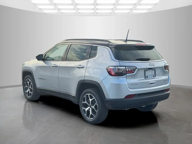 New 2026 Silver Zynith Metallic Clear-Coat Exterior Paint Jeep Limited image 5