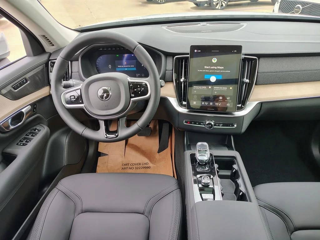 New 2026 Crystal White Volvo Plus image 30