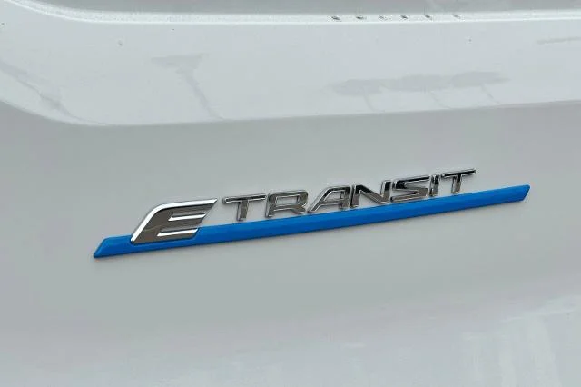 2025 Ford E-Transit Cargo Van Base - Photo 30
