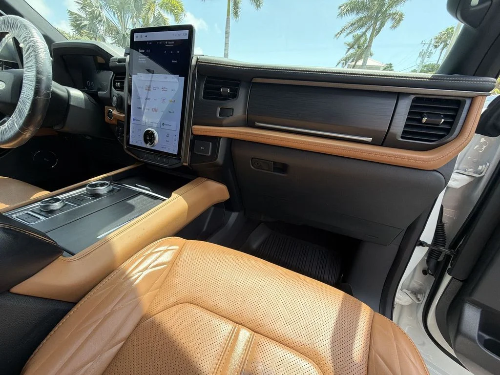 Used 2024 White Ford Platinum image 36