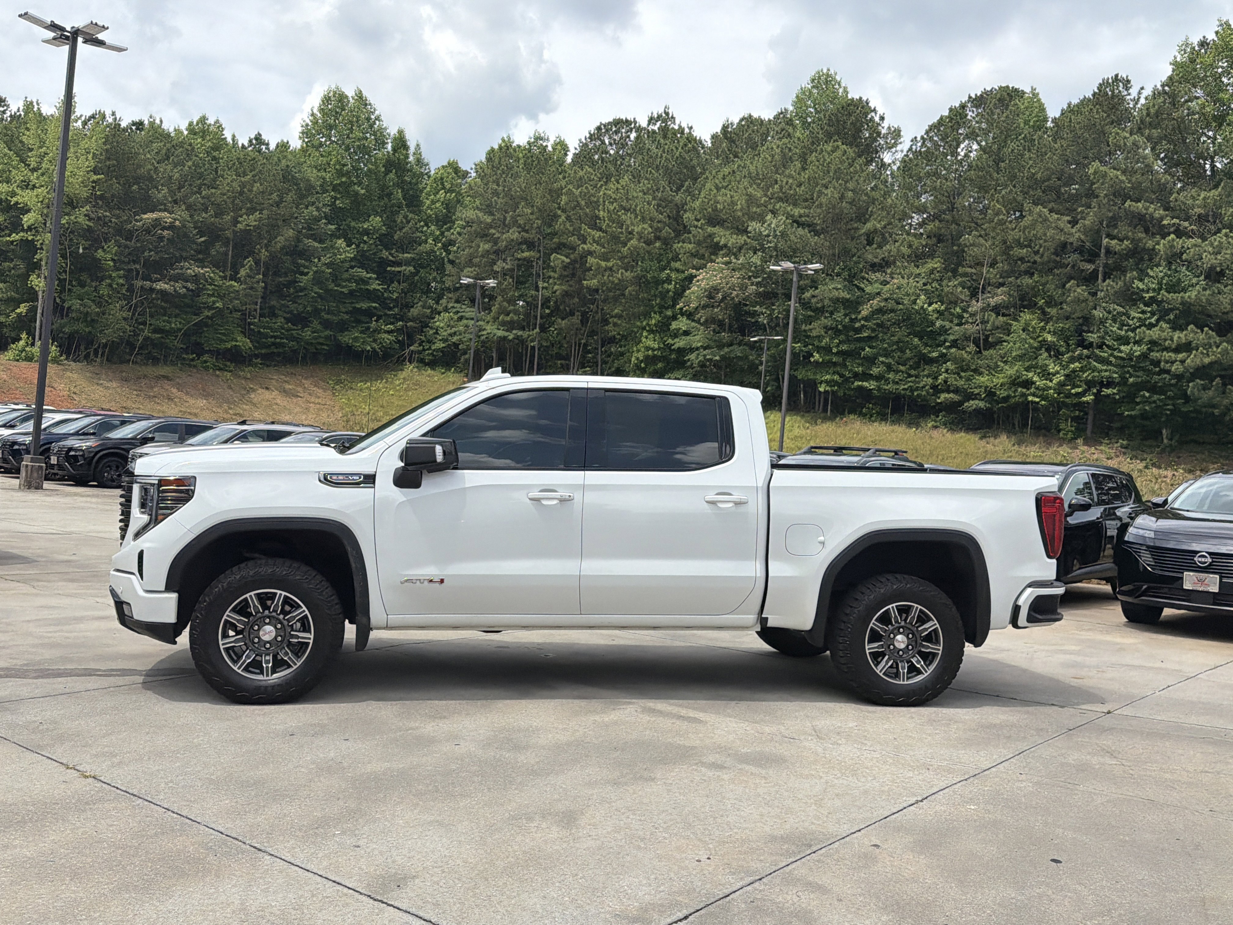 Used 2025 Summit White GMC AT4 image 5