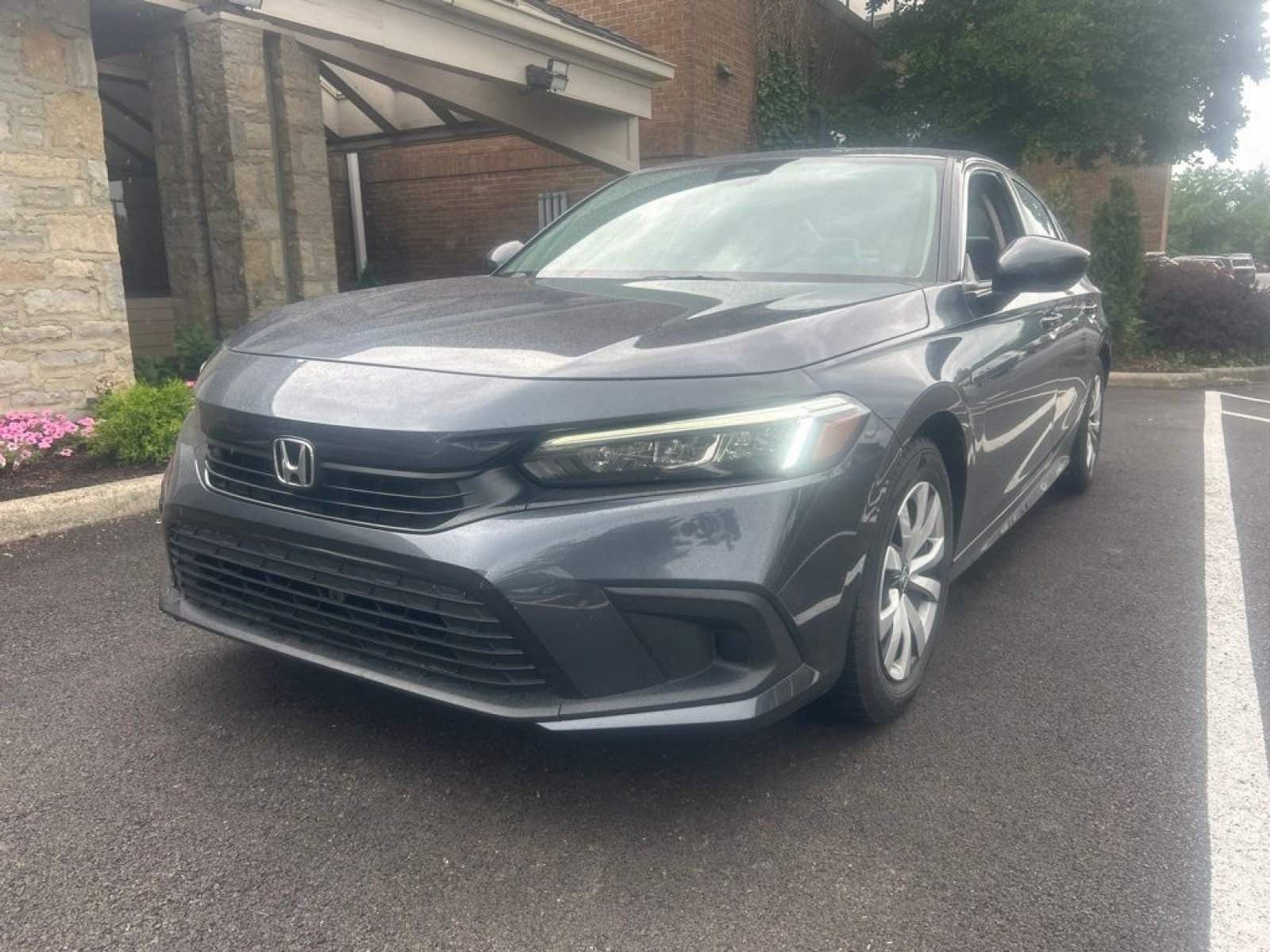 Certified Used 2024 Meteorite Gray Metallic Honda LX image 4