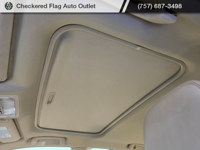 Used 2015 Creme Brulee Mica Toyota XLE image 9