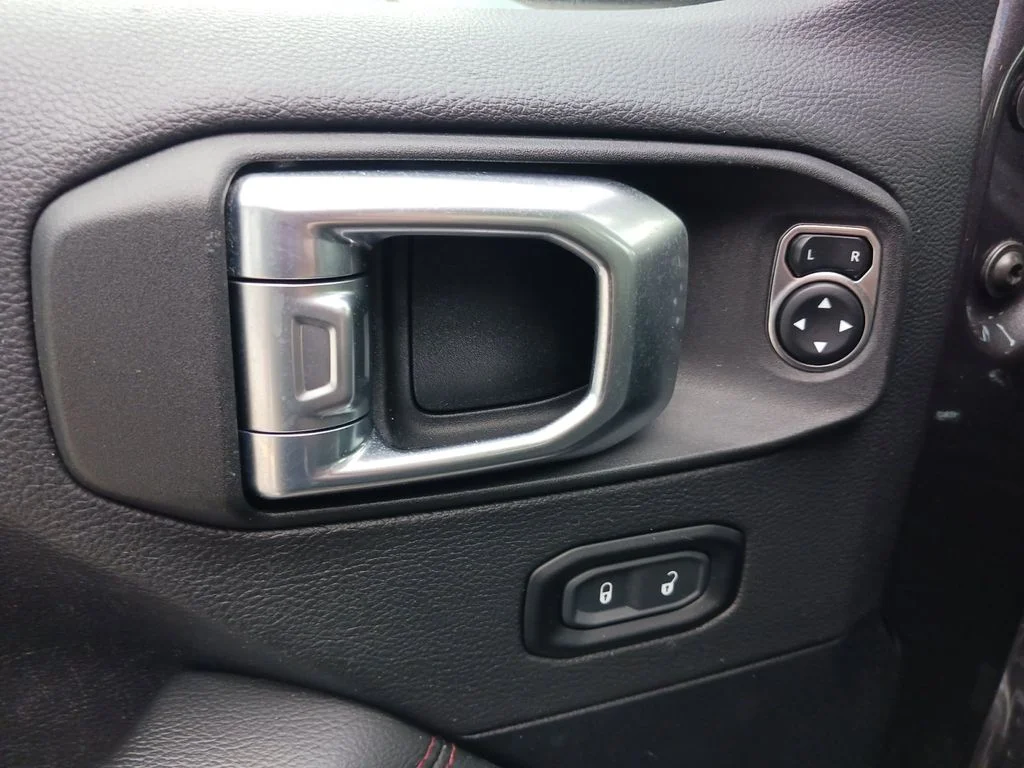 Used 2021 Gray Jeep Rubicon image 32