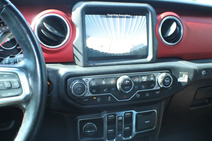Used 2020 Gray Jeep Rubicon 4x4 image 12