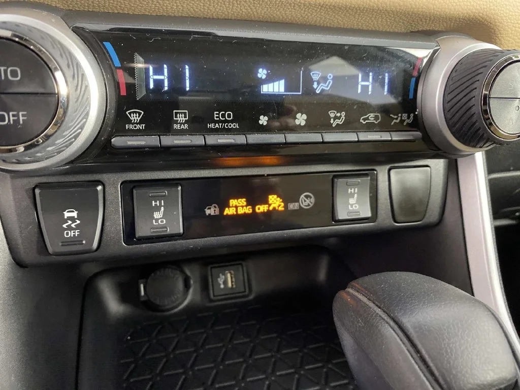 Used 2024 Ice Toyota XLE image 23