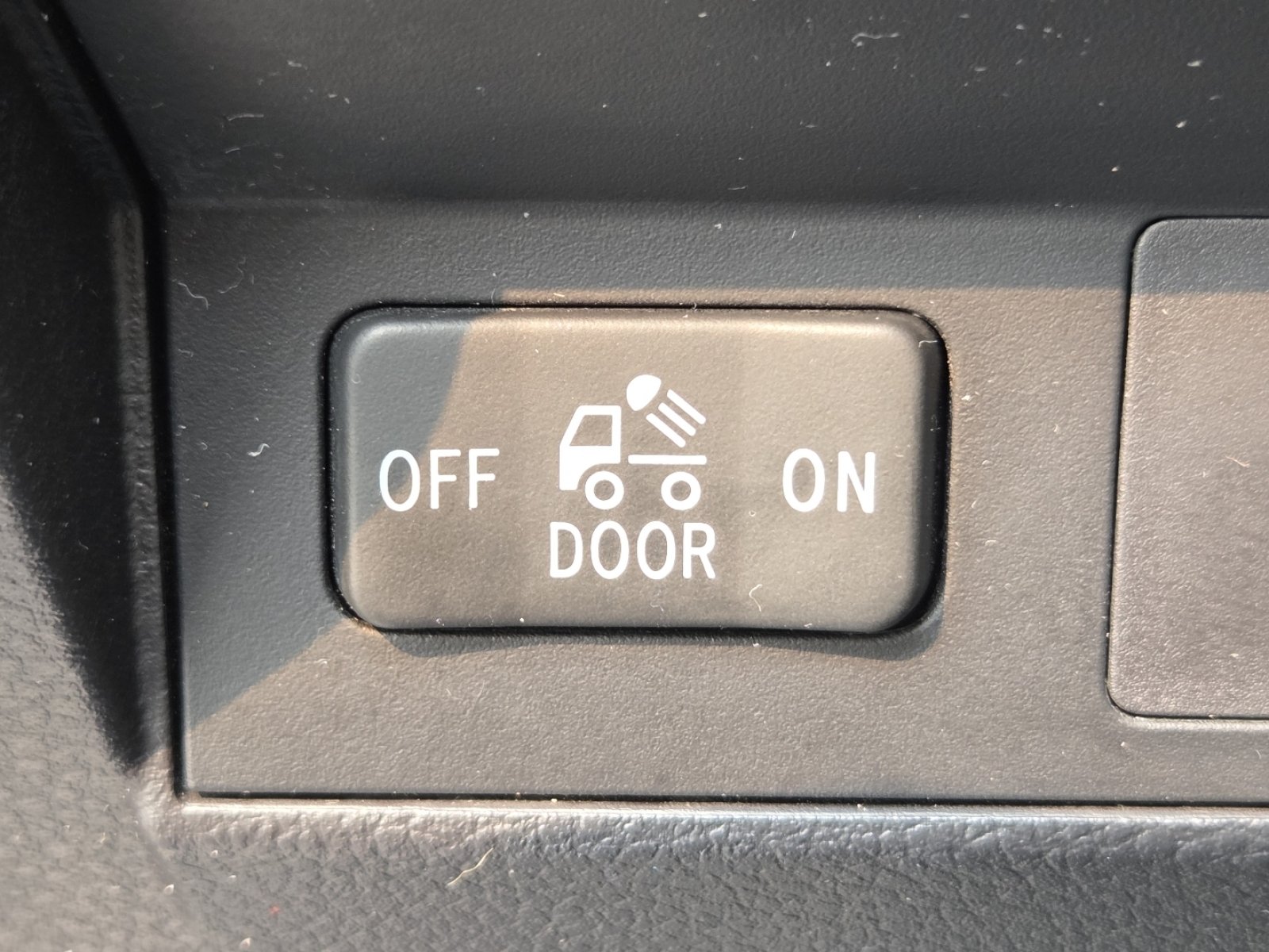 Used 2015 Magnetic Gray Metallic Toyota Limited image 4
