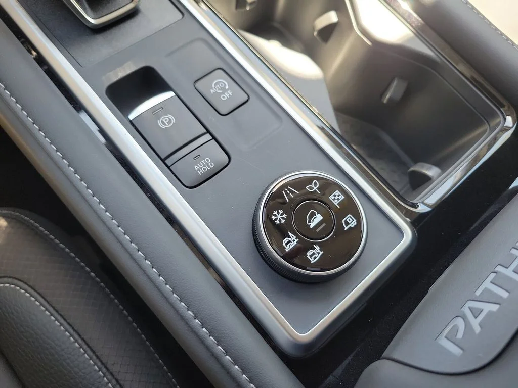 New 2026 Gun Metallic Nissan SL image 19