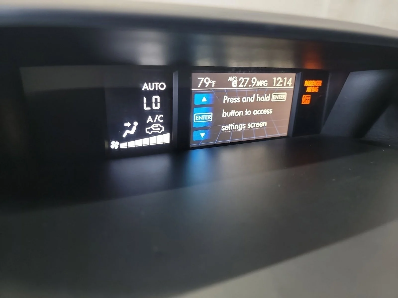 Used 2016 Crystal Black Silica Subaru Base image 32