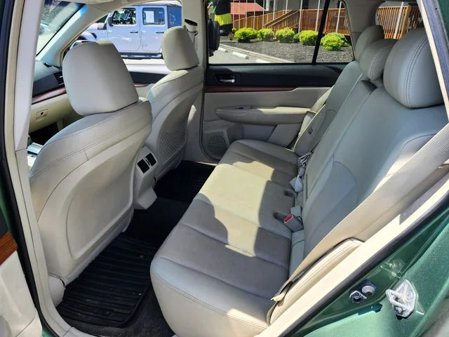 Used 2014 Green Subaru 2.5i image 13