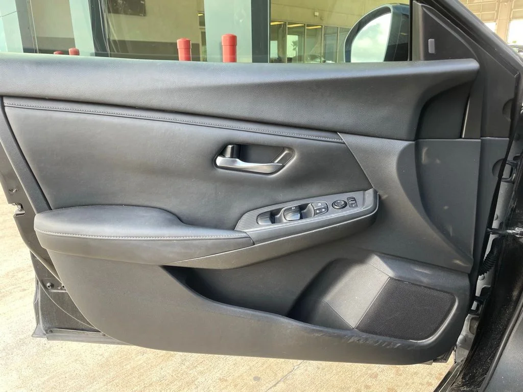 Used 2020 Black Nissan S image 8