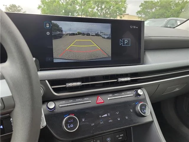 Used 2025 Gray Hyundai SEL Front-Wheel Drive image 14