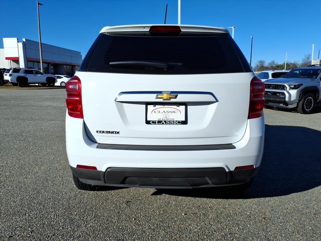 Used 2017 Summit White Chevrolet LS image 5