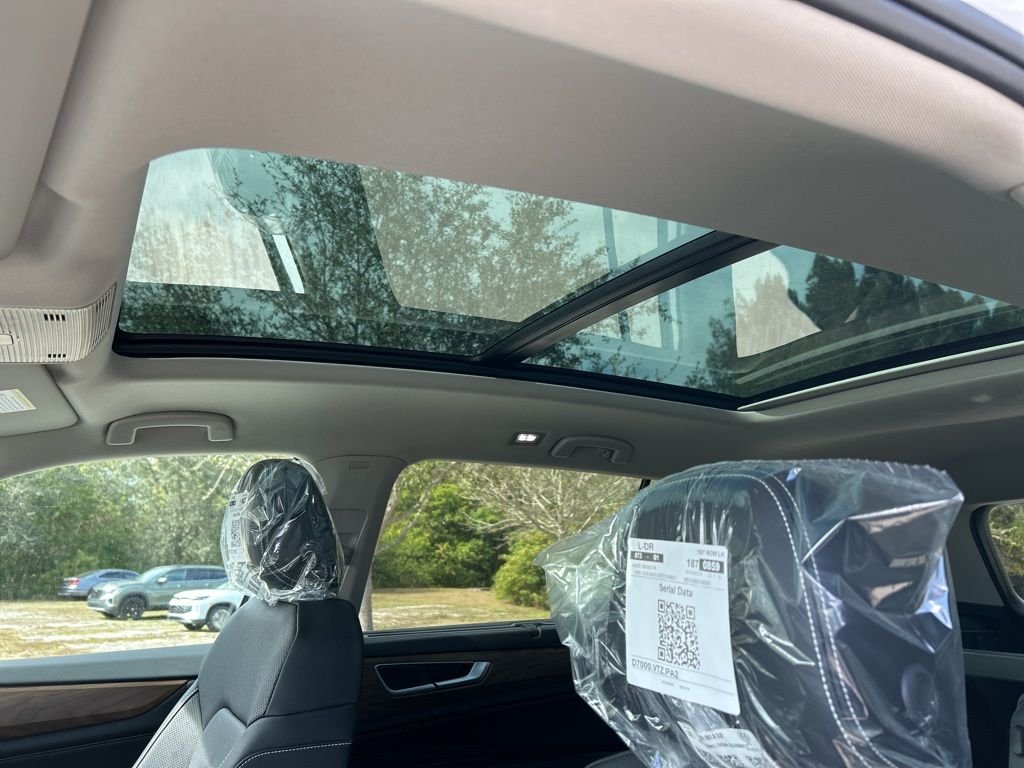 New 2026 White/off-white Volkswagen SE w/Technology image 23