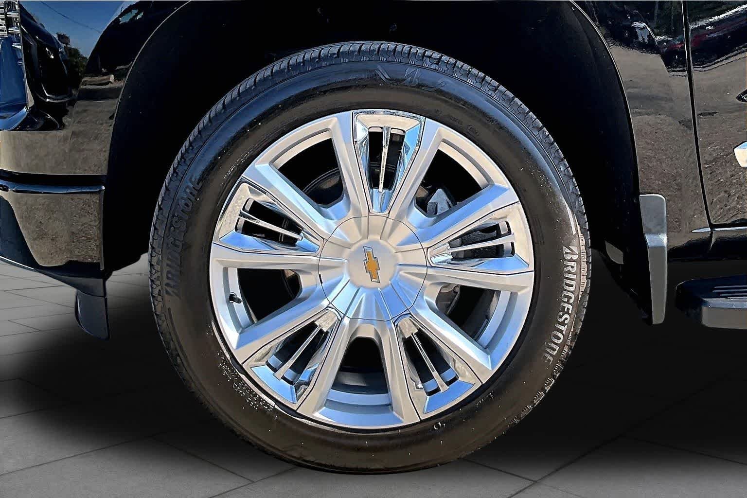 Used 2024 Black Chevrolet High Country image 11