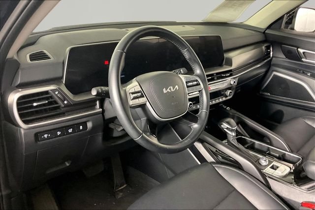 Used 2025 Black Kia S image 14
