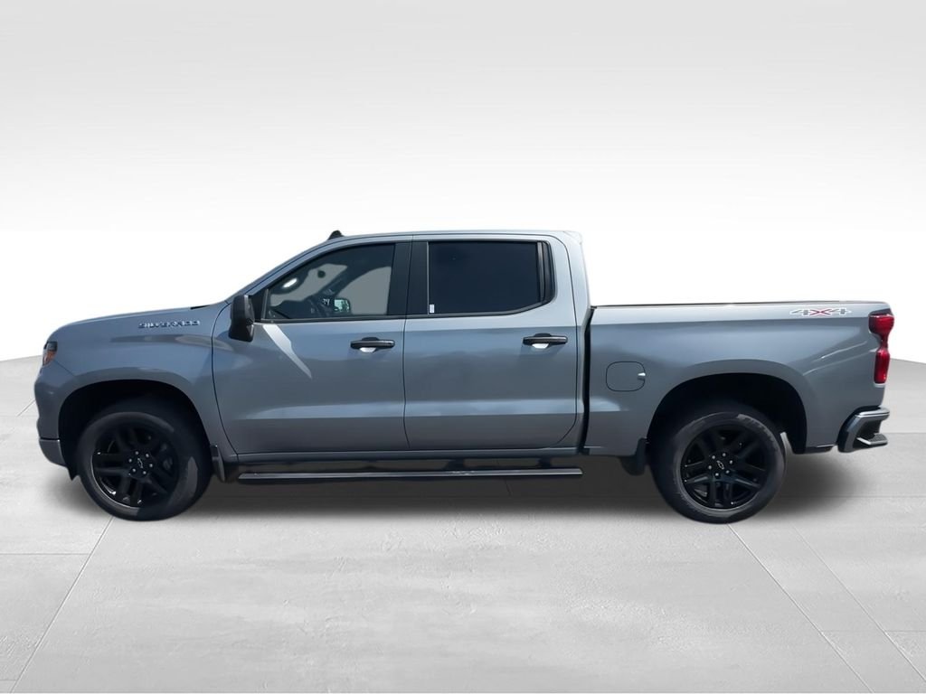 Used 2024 Gray Chevrolet Custom image 5