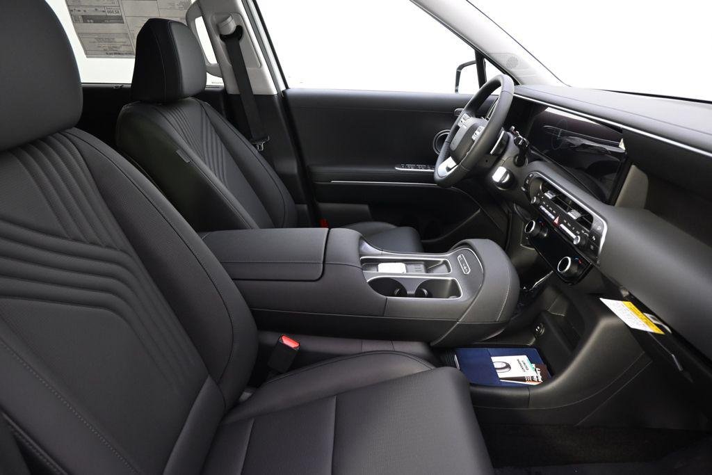 New 2026 White Pearl Hyundai SEL Premium AWD image 16
