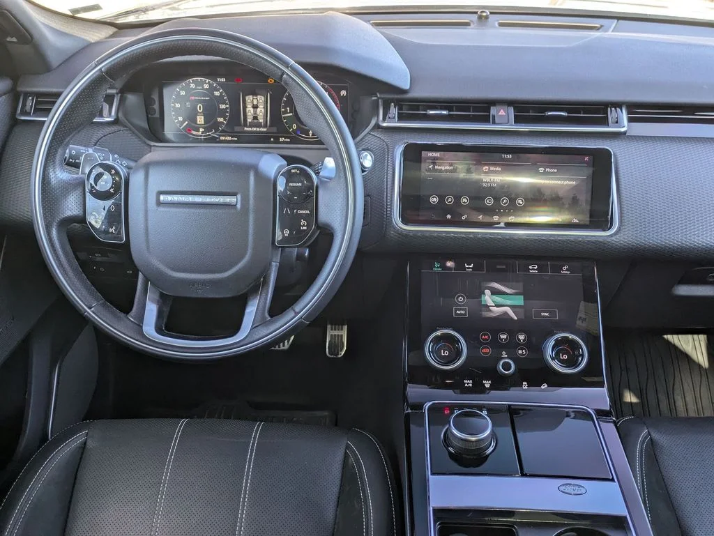 Used 2018 Gray Land Rover SE R-Dynamic image 26