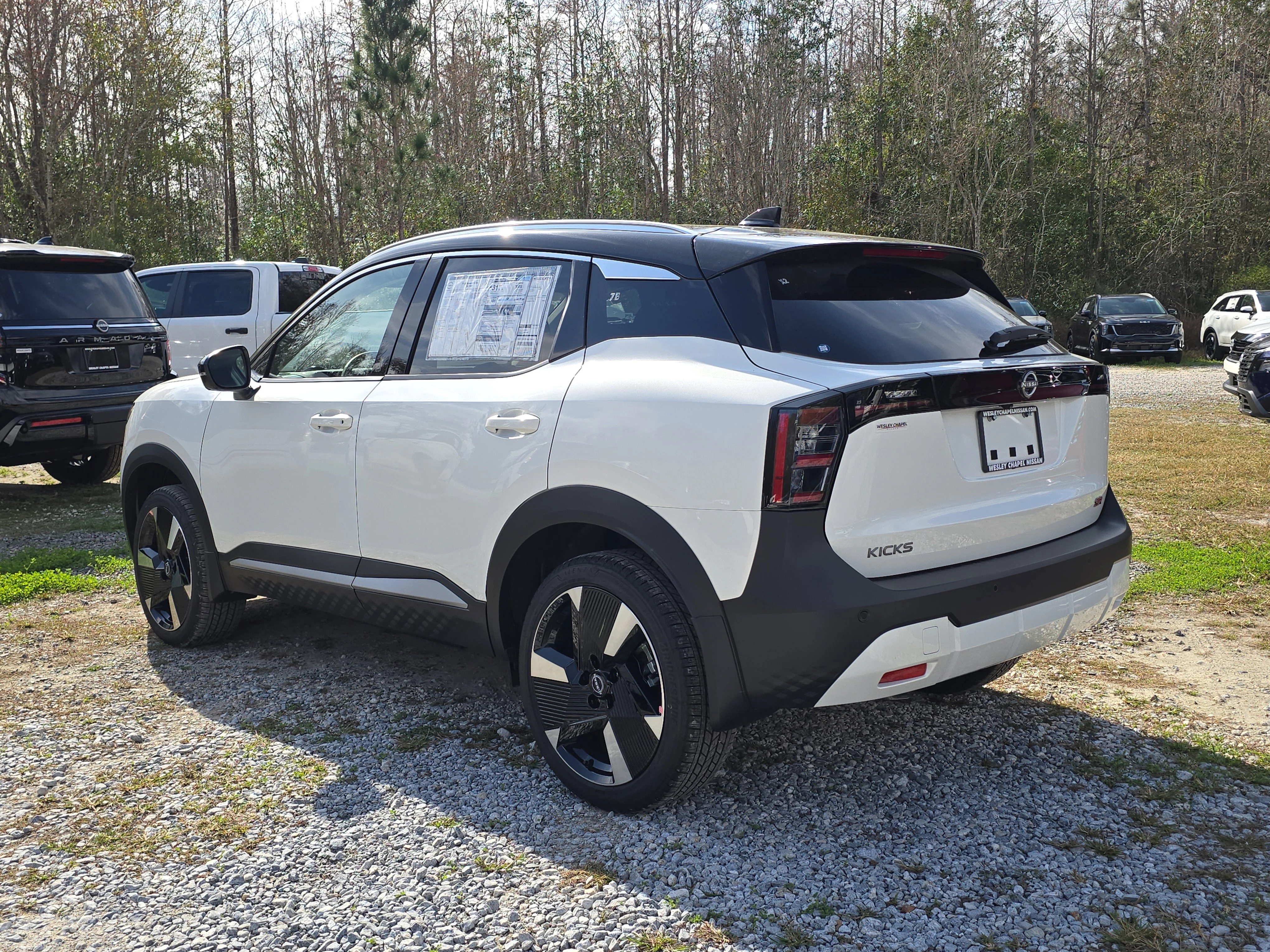 New 2026 Aspen White TriCoat / Super Black Two-tone Nissan SR image 6