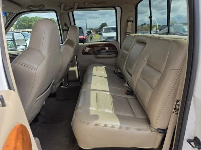 Used 2003  Ford Lariat image 17