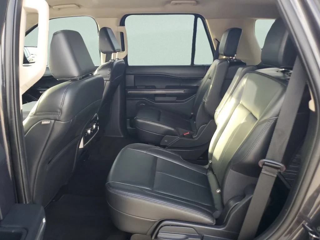 Used 2022 Gray Ford XLT image 10